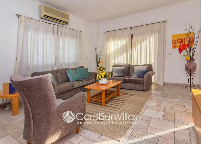 Dionysus Tranquil Villa, By Coral Sun וילה *