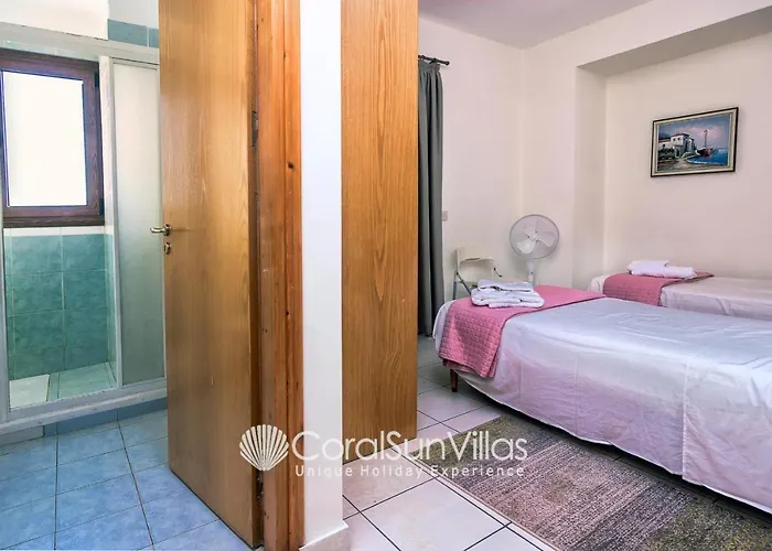 Dionysus Tranquil Villa, By Coral Sun וילה